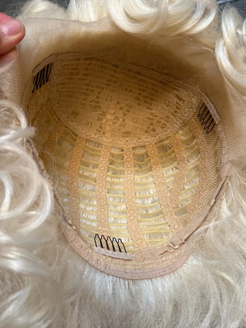 Prestyled Synthetic Old Hollywood Blonde Curly Short Marilyn Wig